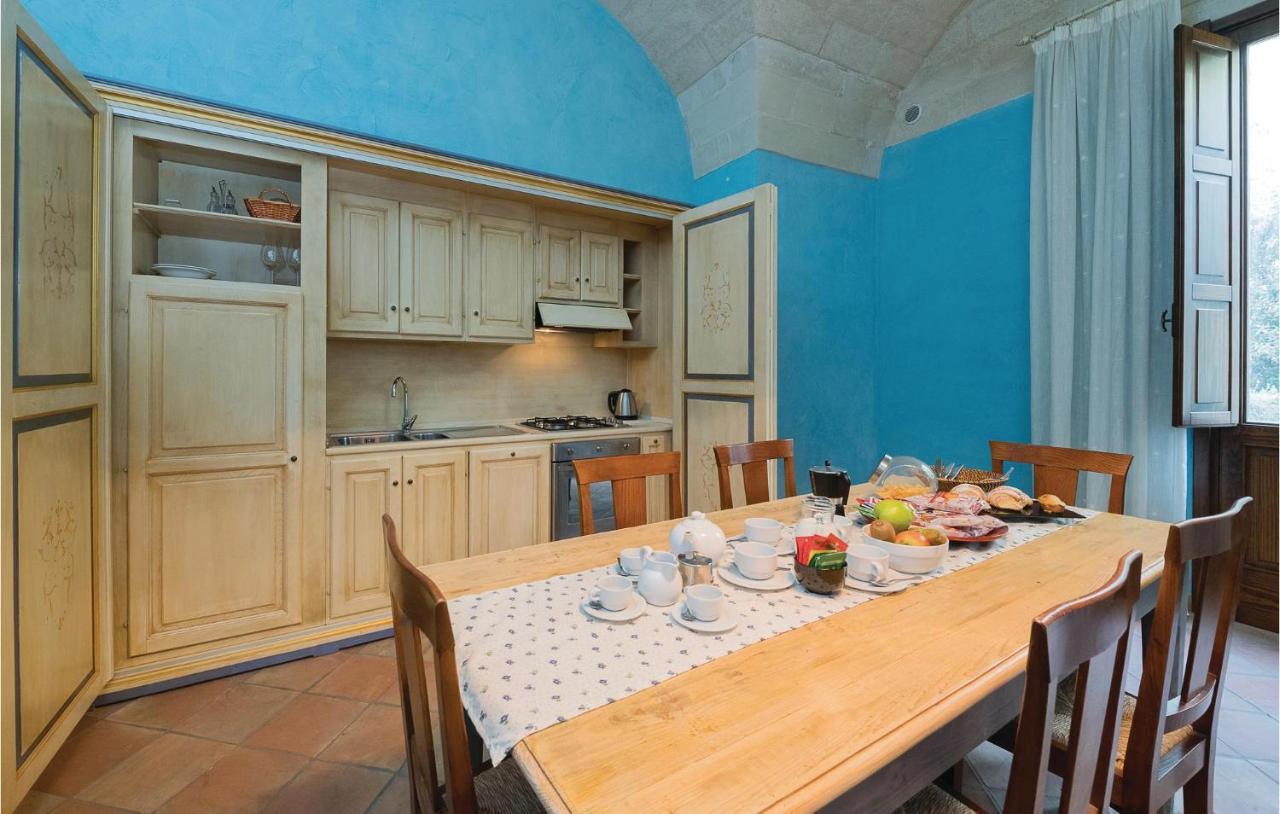 1 Bedroom Awesome Apartment In Lecce Le Экстерьер фото