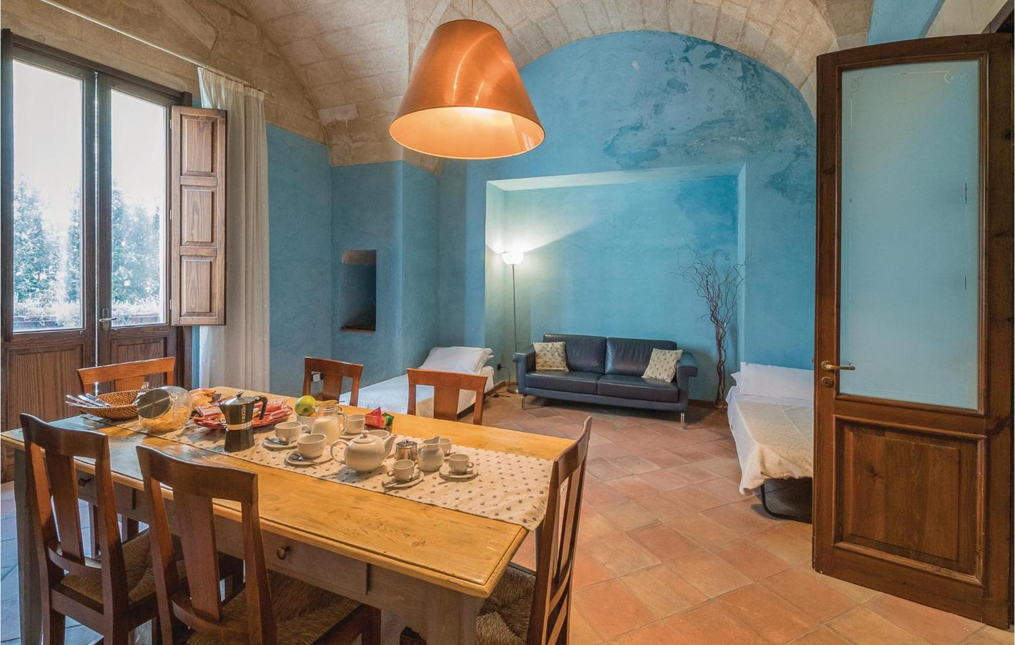 1 Bedroom Awesome Apartment In Lecce Le Экстерьер фото